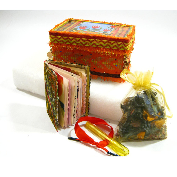 Keepsake Jewelry Trinket Box for Mementos Desk Items w/ Mini Journal + Potpourri - Picture 2 of 10